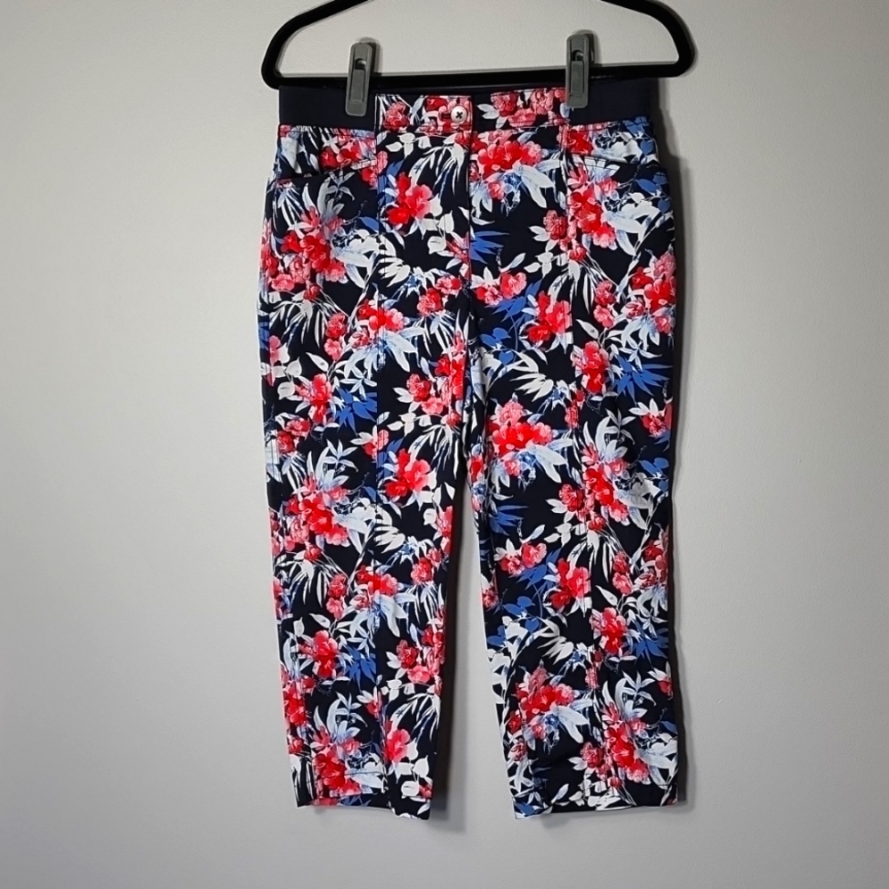 CHICO'S FLORAL CAPRI